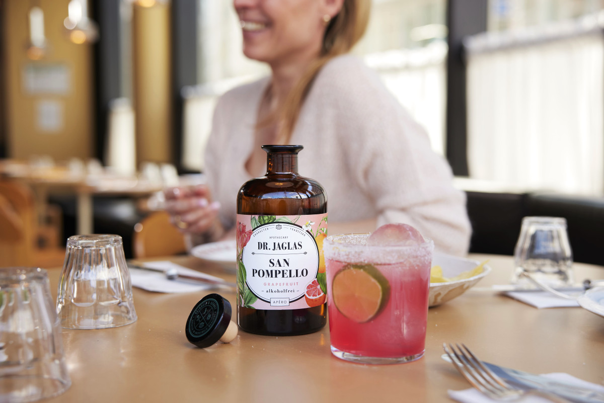 Alkoholfreier Pinker Grapefruit Aperitif